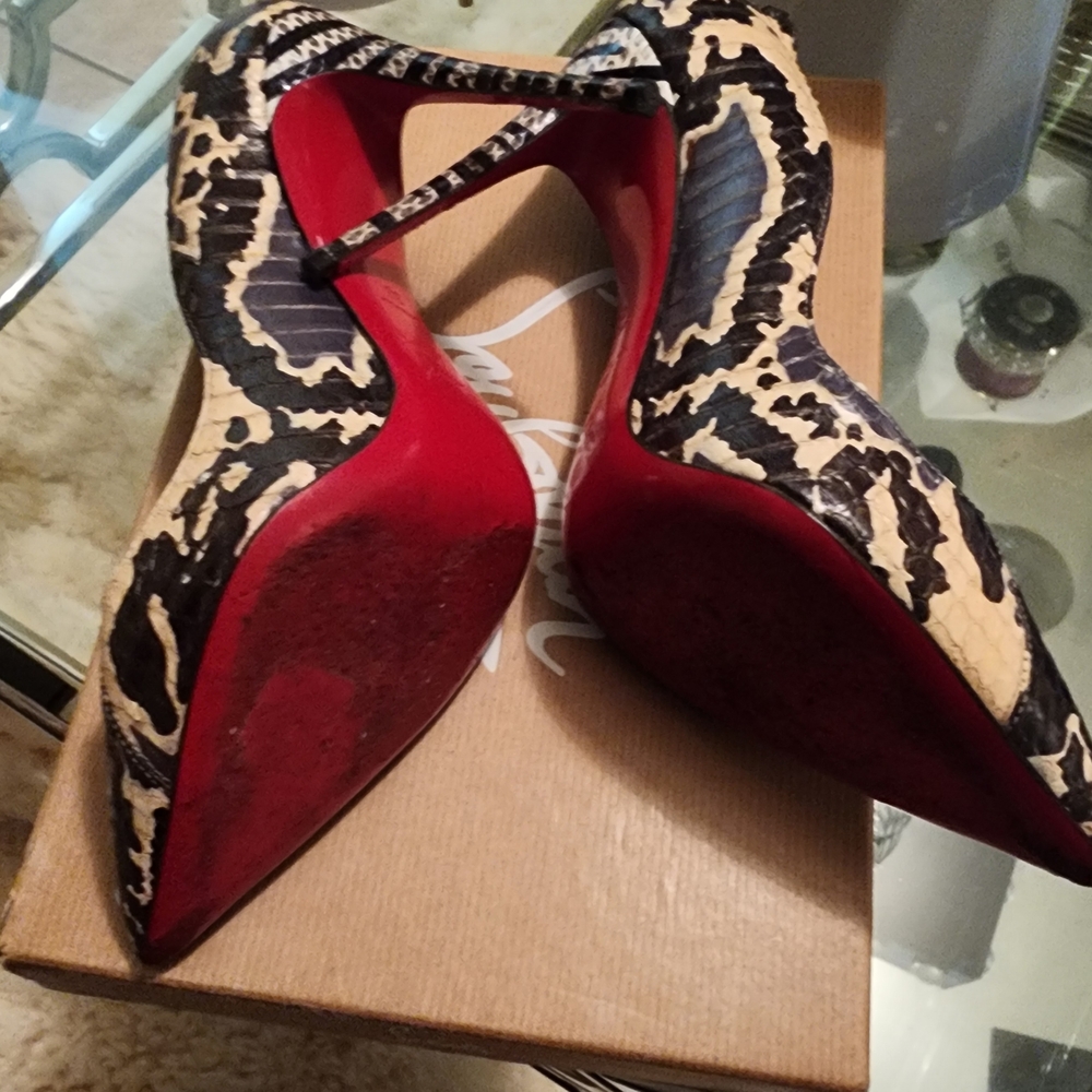 Christian Louboutin Black and Cream Patterned Heels - Picture 6 of 9
